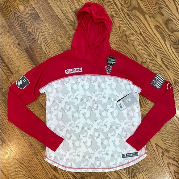 Women’s NC State Wolfpack Lightweight Hoodie. Size Medium. New With Tags. - Picture 1 of 16